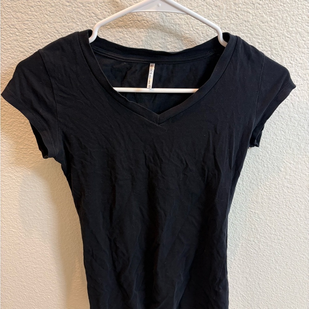 Tresics Black V-Neck Short Sleeve Tee